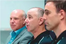  ?? AFP ?? New Zealand’s new coach Gary Stead (centre) speaks at a press conference in Auckland yesterday.