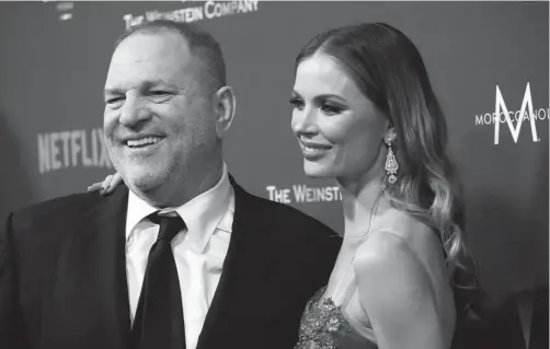  ??  ?? WEINSTEIN. Con su esposa, quien ya le pidió el divorcio.