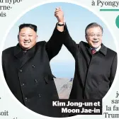  ??  ?? Kim Jong-un et Moon Jae-in