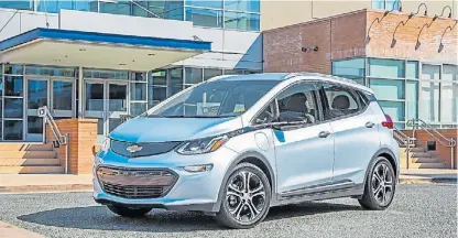  ??  ?? Bolt EV. Su motor eléctrico desarrolla una potencia de 200 CV, y puede acelerar de 0 a 100 en 6,5 segundos.