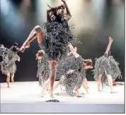  ?? (Photo Brian Hartley) ?? Dans Yama du Scottish Dance Théâtre, les costumes réinventen­t les rites de fertilité païens.
