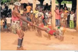  ?? RTVE ?? La danza de las serpientes, un rito de Costa de Marfil.