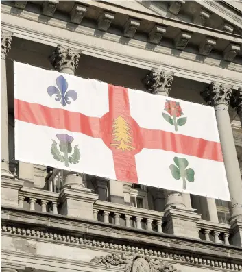  ?? PHOTO D’ARCHIVES ?? Le nouveau drapeau de la Ville a été inauguré en grande pompe le mois dernier.