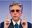  ?? Foto: U. Anspach, dpa ?? SAP CHEF Bill Mcdermott verdiente 12,9 Millionen Euro. Die Brille trägt er wegen eines Augenleide­ns.