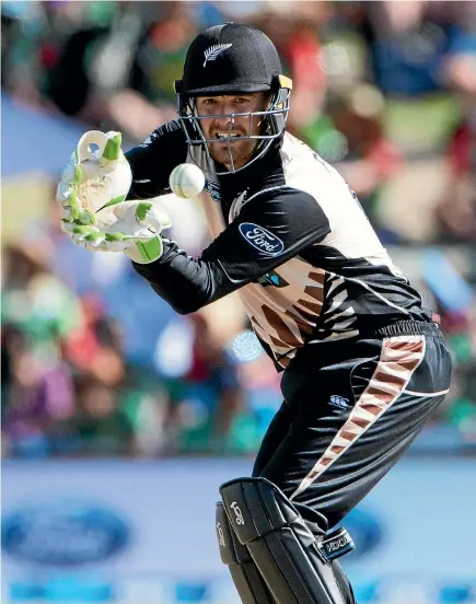  ?? PHOTOSPORT ?? Wicketkeep­er Tom Blundell is looking forward to taking on Australia in the upcoming Chappell-Hadlee Trophy one-day series.