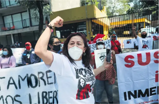  ?? Foto: Reuters ?? Von der Straße ins Gefängnis auf die Straße zurück: Susana Prieto lässt sich nie den Mund verbieten.