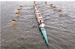  ?? FOTO: DPA ?? Das Boot von Team Deutschlan­d (Johannes Weißenfeld, Felix Wimberger, Maximilian Planer, Torben Johannesen, Jakob Schneider, Malte Jakschik, Richard Schmidt, Hannes Ocik, Martin Sauer) in Aktion.