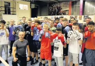  ??  ?? ●●Members of the Stockport College Amateur Boxing Club