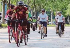  ??  ?? PESERTA yang menyertai kayuhan Ride For Sight 2017.