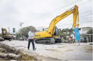  ?? CéSAR BOLíVAR ?? Un martillo demoledor perfora cerca a San Martín.