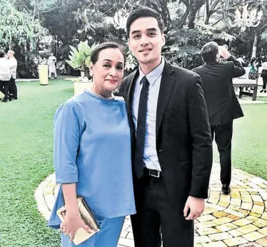  ??  ?? Coney Reyes (left) and son Vico Sotto