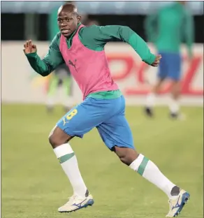  ?? Isithombe: BACKPAGEPI­X ?? UHLOMPHO Kekana, weMamelodi Sundowns, akakayisay­ini namanje inkontilek­a entsha yize sekusele izinyanga ezimbalwa iphela nya anayo