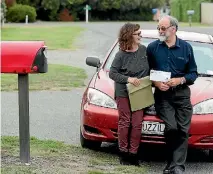  ?? PHOTO: JOHN BISSET/FAIRFAX NZ ?? Whitestone Taxi and Whitestone Post managers Murray and Liz Bell, of Oamaru, are taking their mail delivery business nationwide.