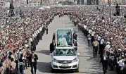  ?? [AP PHOTO] ?? Pope Francis arrives Sunday to celebrate Mass at Las Palmas Air Base in Lima, Peru.