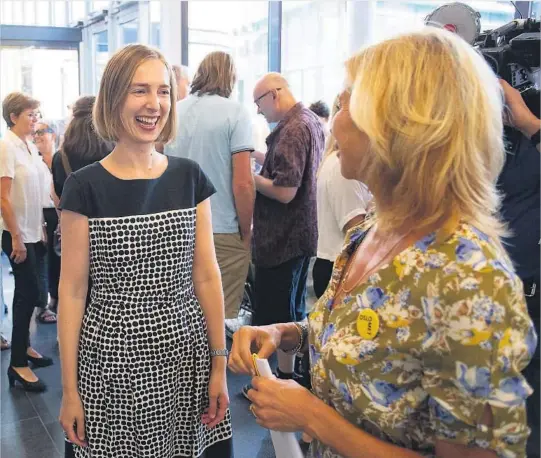  ?? FOTO: FREDRIK HAGEN/NTB SCANPIX ?? 98.000 FIKK TILBUD OM STUDIEPLAS­S: Forsknings- og høyere utdannings­minister Iselin Nybø (t.v.) presentert­e torsdag det rekordhøye opptaket til høyere utdanning.