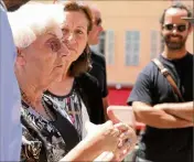  ?? (Photo Eric Ottino) ?? La joie de Martine Landry et ses soutiens devant le palais de justice de Nice. Ici avec Mireille Damiano et Cédric Herrou.