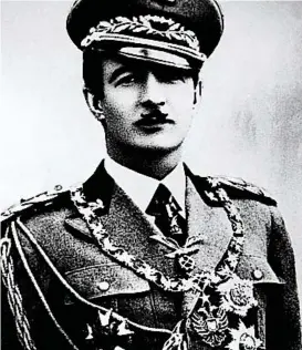  ??  ?? Delusions of grandeur: King Zog kept a close eye on his status