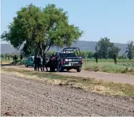  ?? FOTO: ARCHIVO ?? l
A MEDIO CAMINO.
Los cadáveres estaban en un auto en medio de la terracería.