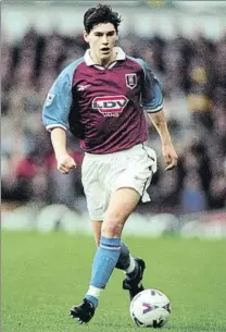  ?? F: GYI ?? Gareth Barry. con el Aston Villa, en 1998 Debutante en Premier