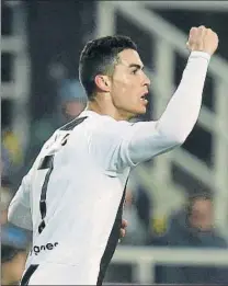  ?? FOTO: AP ?? Cristiano Ronaldo, celebrando su gol al Atalanta