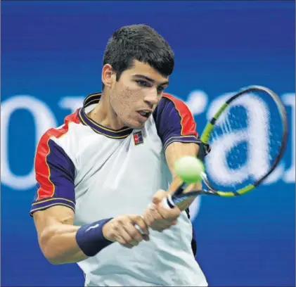  ?? / SARAH STIER (AFP) ?? Carlos Alcaraz, en cuartos del US Open contra Felix Auger-Aliassime.