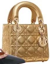  ??  ?? Valentino Garavani transformó la tachuela en símbolo del lujo con su modelo Rockstud. El bolso Lady Dior surgió como un encargo de Bernadette Chirac para Lady Di.