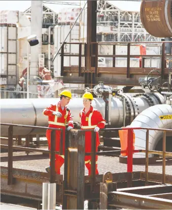  ?? SHELL ?? Shell Canada Ltd. reported that its flagship Quest project near Edmonton is working better, and at a lower cost, than it previously budgeted for. Alberta and the oilpatch are turning to the technology to cut emissions.