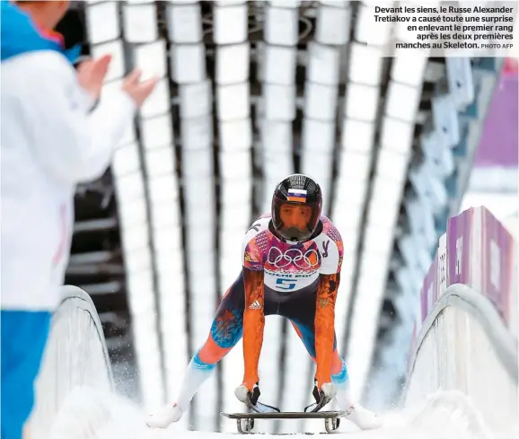  ??  ?? Devant les siens, le Russe Alexander Tretiakov a causé toute une surprise en enlevant le premier rang
après les deux premières manches au Skeleton.