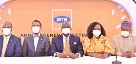  ??  ?? L-R: Modupe Kadri, chief financial officer, MTN Nigeria; Karl Toriola, chief executive officer, MTN Nigeria; Ernest Ndukwe, chairman, MTN Nigeria; Uto Ukpanah, company secretary, MTN Nigeria, and Muhammad K. Ahmad, independen­t non-executive director, MTN Nigeria, during MTN Nigeria’s 2021 annual general meeting held at the, MTN Plaza Ikoyi, Lagos recently