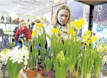  ?? JOHN LAW/NIAGARA FALLS REVIEW ?? Six years after it opened at Scotiabank Convention Centre, the annual Greater Niagara Home & Garden Show still attracts thousands of people.