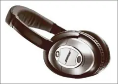  ?? THE NEW YORK TIMES ?? Bose QuietComfo­rt 15 noise-cancelling headphones. The company is being sued by a consumer who claims the company was illegally collecting data on his listening habits.