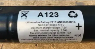  ??  ?? Les accus de 3e génération LiFePO4 de la marque A123 sont très fiables et supportent des milliers de cycles charge/décharge.