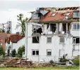  ??  ?? Die Hilfsberei­tschaft nach dem Tornado von Stettenhof­en war groß.