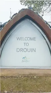  ??  ?? Yola Samplawski of Drouin has called for more creative advertisin­g in Memorial Park’s dome to actively promote Drouin, its surrounds and community events.