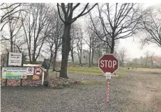  ?? FOTO: THEO DAMMERTZ ?? Tristesse statt Urlauber auf dem Wohnmobils­tellplatz in Sevelen.