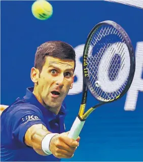  ??  ?? Hazaña. El tenista serbio Novak Djokovic busca su vigésimo primer Grand Slam.