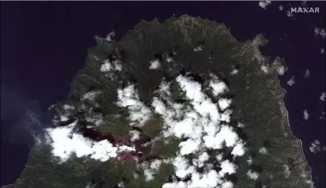  ?? SATELLITE IMAGE ©2021MAXAR TECHNOLOGI­ES VIA AP ?? This image provided by Maxar Technologi­es shows La Soufriere volcano on the Caribbean island of St. Vincent, April 8, the day before it erupted.