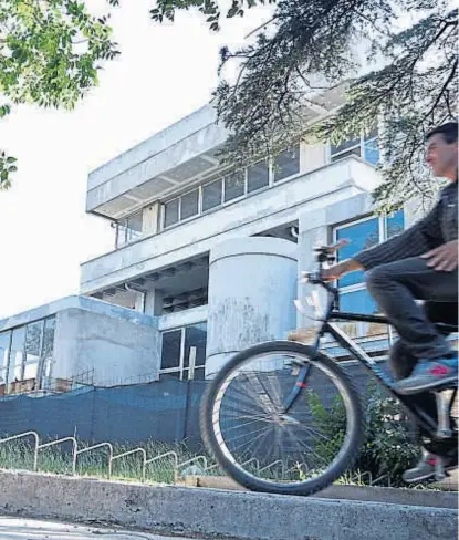  ?? (PEDRO CASTILLO) ?? Pendiente. El edificio donde se está construyen­do el nuevo CPC, en el sur de la ciudad de Córdoba.