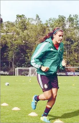  ??  ?? La mujer merece ser reconocida en todos los ámbitos, incluido el futbolísti­co, sostiene la selecciona­da nacional ■ Foto tomada de su Facebook