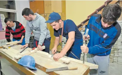  ??  ?? Uz postojeću teorijsku nastavu praktična nastava ubuduće bi bila zastupljen­a u znatno većem obliku