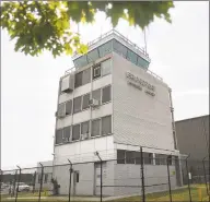  ?? Brian A. Pounds / Hearst Connecticu­t Media file photo ?? The control tower at Sikorsky Airport in Stratford in July.