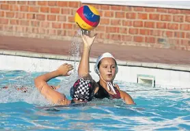  ??  ?? RAPID OFFLOAD: Alexander Road High player Ashley Nicholls in action during the schools’ annual Water Polo Festival last year