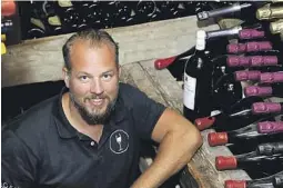  ?? BEGGE FOTO: ASLAK THORSEN ?? KVALITET: - Wine Spectator vurderer kvalitet på vinkjeller og servering, sier daglig leder Christian Printz.