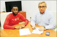  ??  ?? SIGNING ON: D’Sean Theobalds joins Korona Kielce