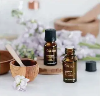  ??  ?? Whether used with a diffuser or added on to your massage routine, essential oil is an olfactory luxury.