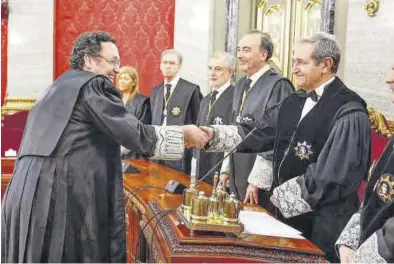 ?? JAVIER LIZÓN / EFE ?? El fiscal general del Estado, Álvaro García Ortiz, toma posesión de su cargo ayer en un acto en el Tribunal Supremo.