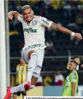  ?? ?? À BICAMPEÃO! Navarro bisou na goleada do Palmeiras