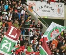  ??  ?? Die Bundesliga­saison beginnt für den FC Augsburg am 18. September – bleiben die Infektions­zahlen niedrig, könnte die Auslastung bei bis zu 50 Prozent liegen.