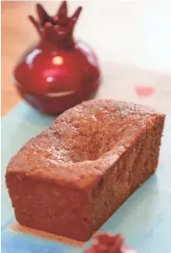  ?? MIKE DE SISTI / MILWAUKEE JOURNAL SENTINEL ?? Honey Cake with Cherries is adapted from a traditiona­l honey cake recipe.