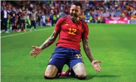  ?? Photograph: Manu Fernández/AP ?? The 32-year-old debutant Joselu celebrates after scoring his second goal against Norway.